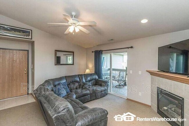 Building Photo - 10111 Sutton Dr
