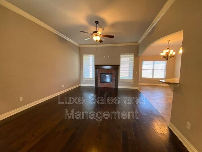 Foto del edificio - 1117 Lindsey Ln