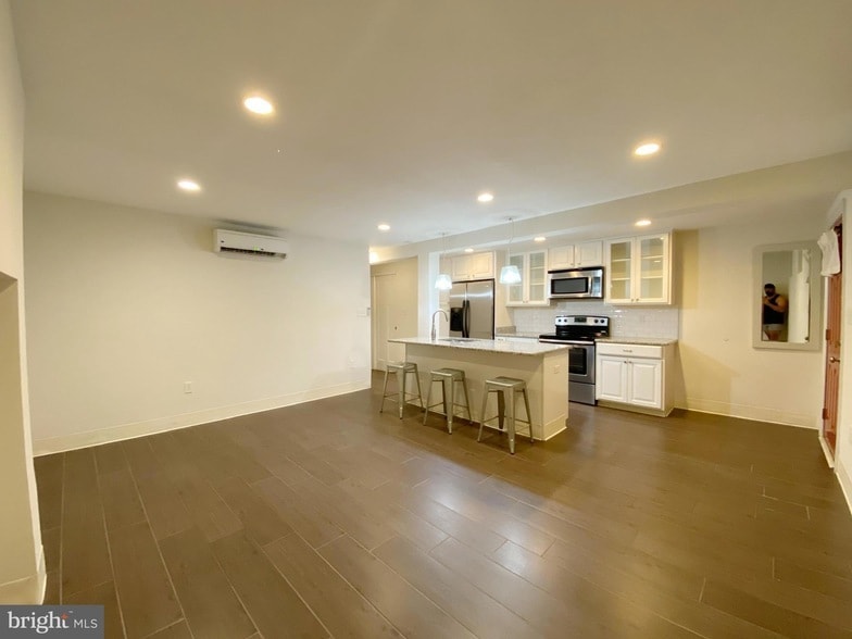 Foto principal - 928 P St NW