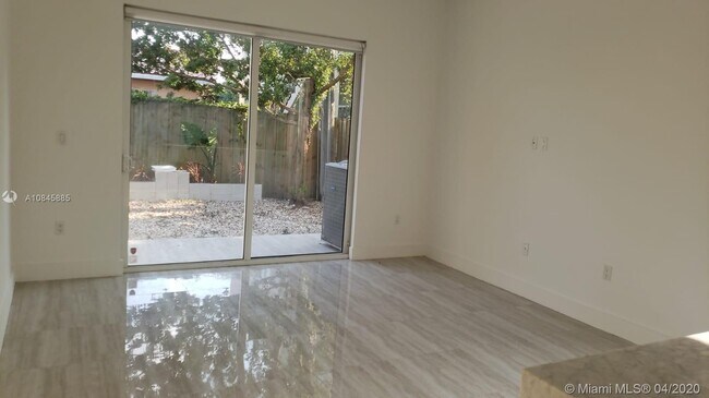 Foto del edificio - 3534 SW 25th Ter
