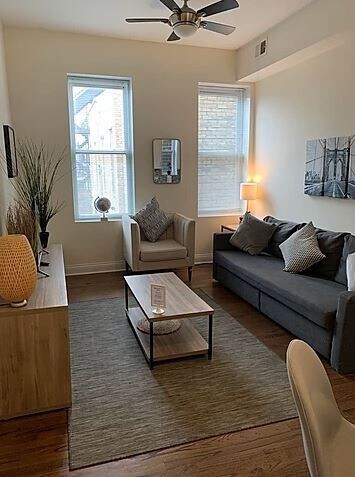 Foto del edificio - 1656 W Erie St