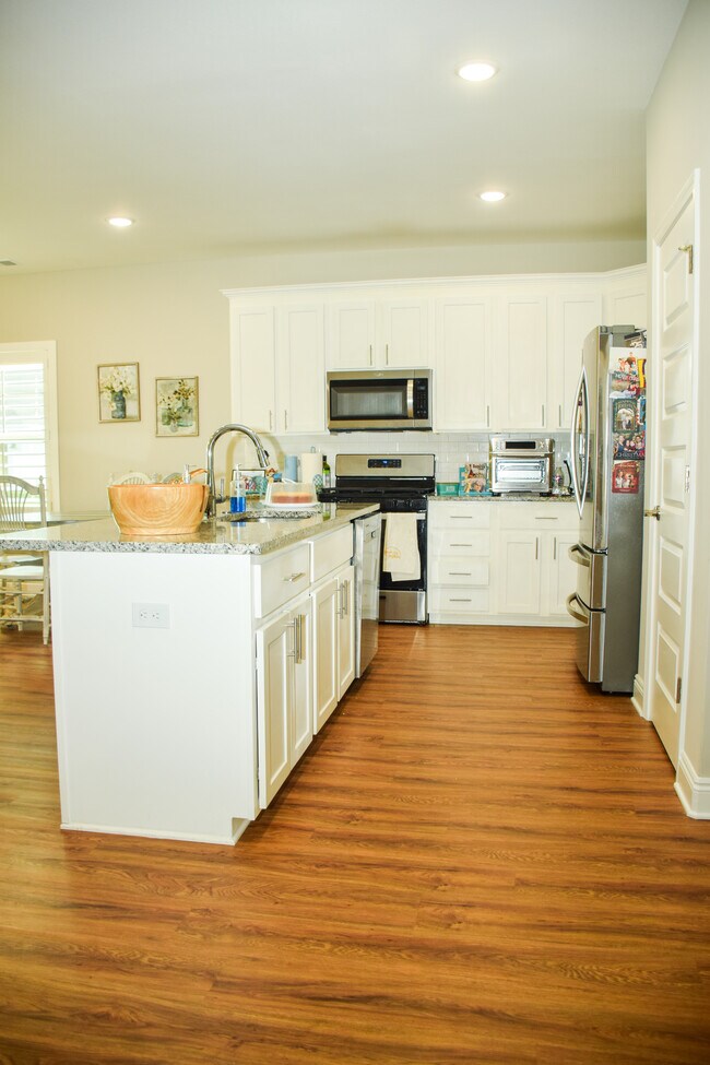 Foto del edificio - 108 Canvas Ln