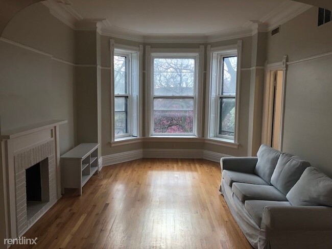Building Photo - 1801 N Lincoln Park W