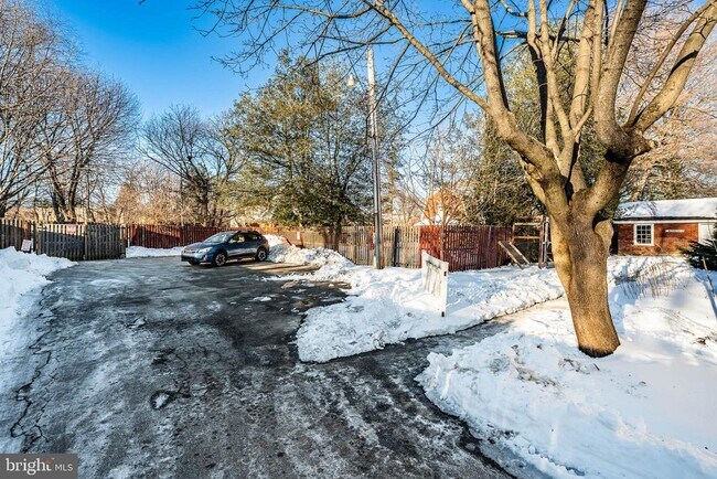 Foto del edificio - 300 N Penn St