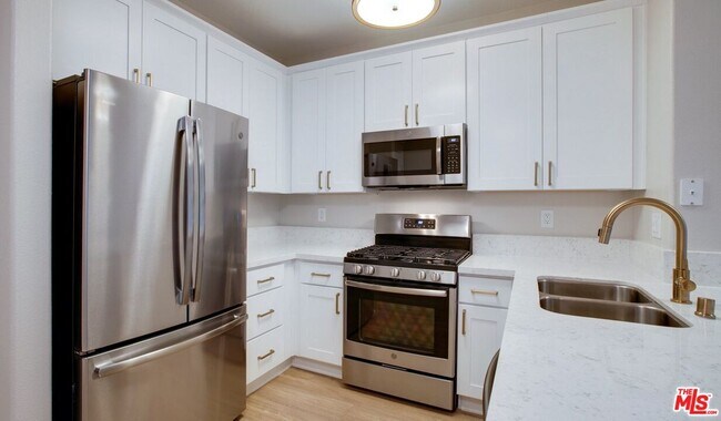 Foto del edificio - 342 Hauser Blvd