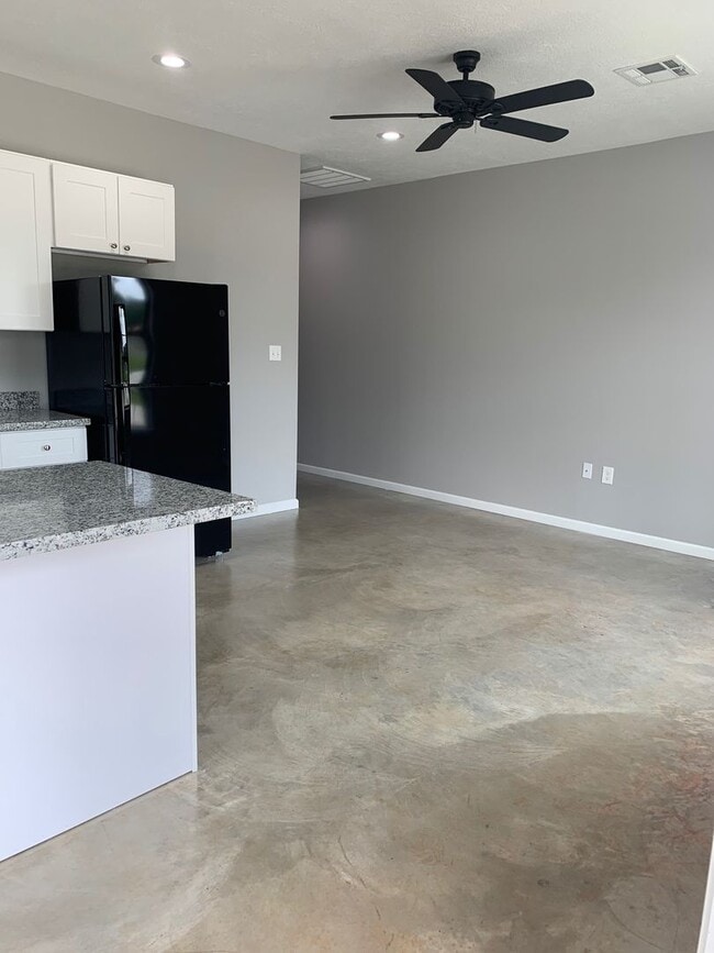 Building Photo - 1561 Ham Reid Rd