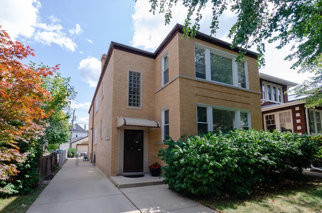 Building Photo - 1014 S Oak Park Ave