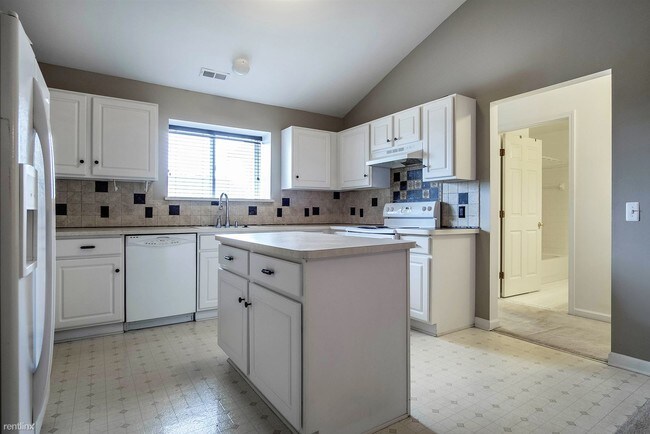 Foto del edificio - 44514 Lakepointe Dr