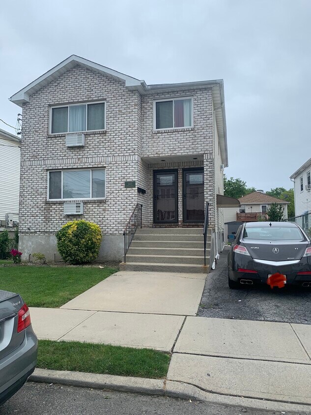 3107 Dwight Ave Unit 1st floor, Far Rockaway, NY 11691 Apartments in