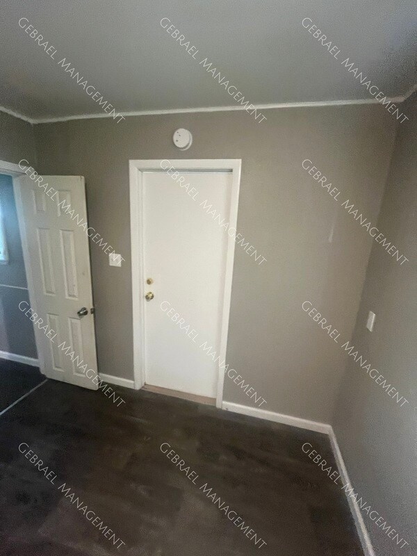 Foto del edificio - 3323 Churchill Ave