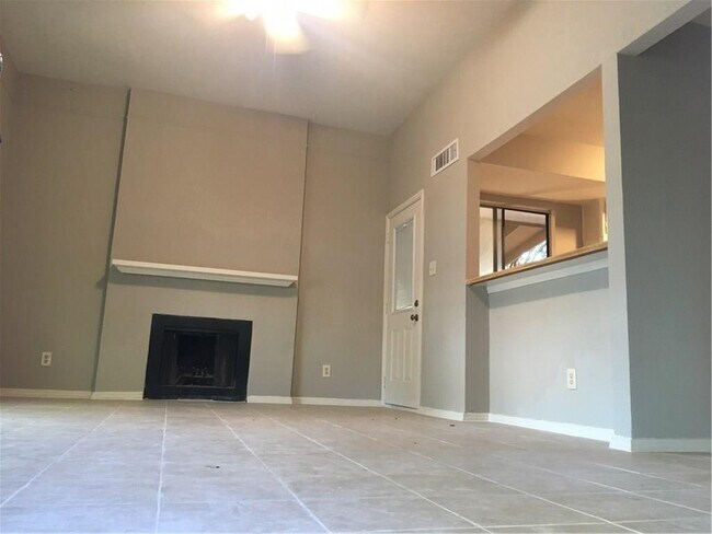Building Photo - 3042 Navarro Ln
