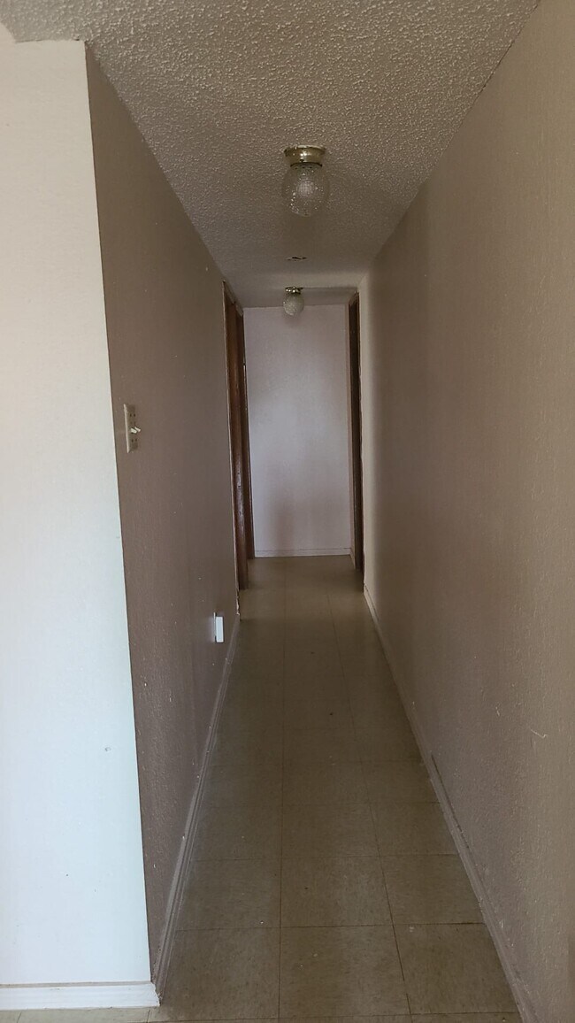 Foto del edificio - 2311 W Iris Ave