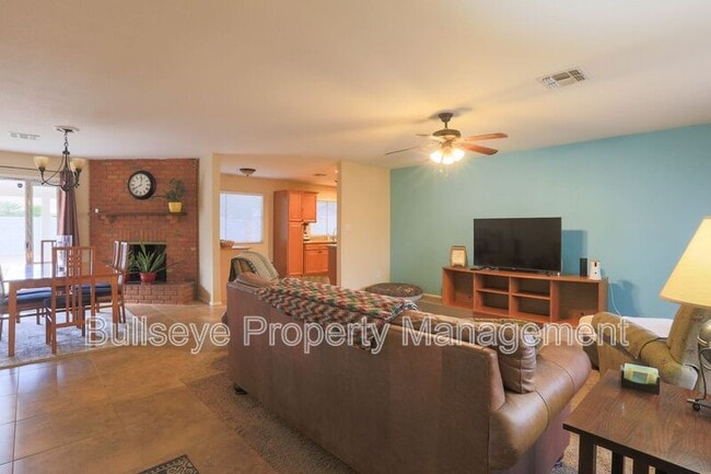 Foto del edificio - 2845 E Sierra St