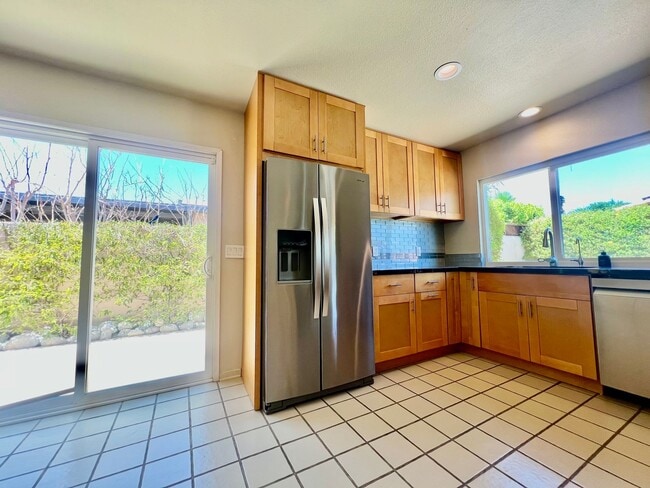 Building Photo - AVAILABLE NOW! 3 Bedroom 2 Bathroom POOL H...