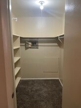 Building Photo - 5937 E 33rd Ct