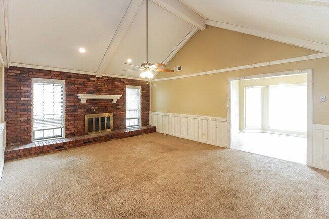 Building Photo - 6708 Henredon Dr