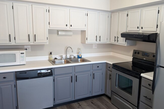 Building Photo - ABINGDON - LAUREL VALLEY 3 BDRM TOWNHOUSE