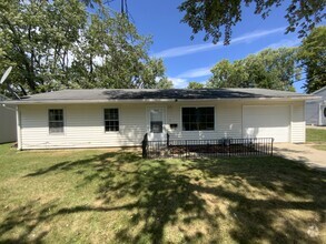 Building Photo - 917 Knollcrest Dr