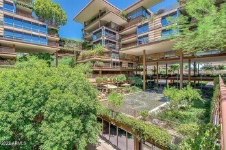 Building Photo - 7161 E Rancho Vista Dr
