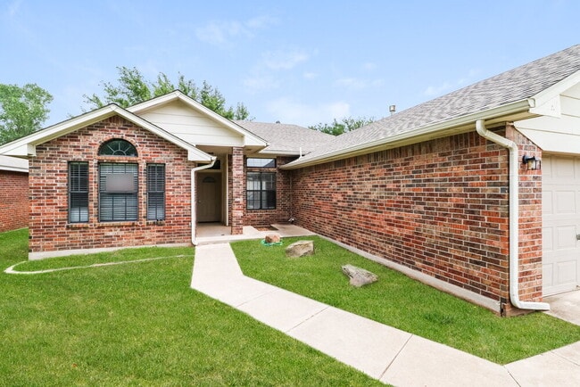Building Photo - 324 Marrgate Dr