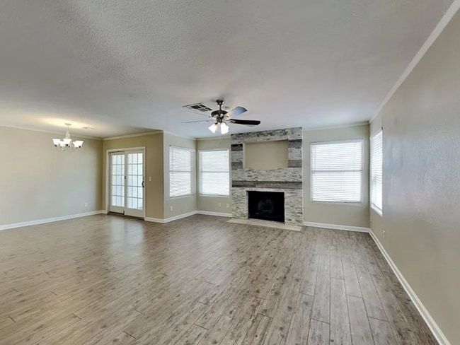 Building Photo - 1420 Pacific Terrace Dr