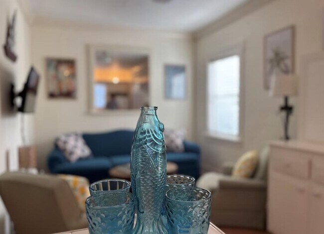 Building Photo - 519 28th St