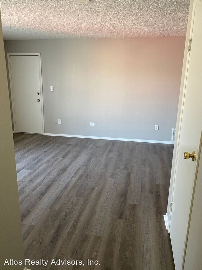 Foto del edificio - 2 br, 2 bath House - 2365 E Geddes Ave #O-22