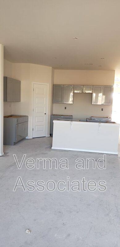 Building Photo - 308 NW 67th Ave