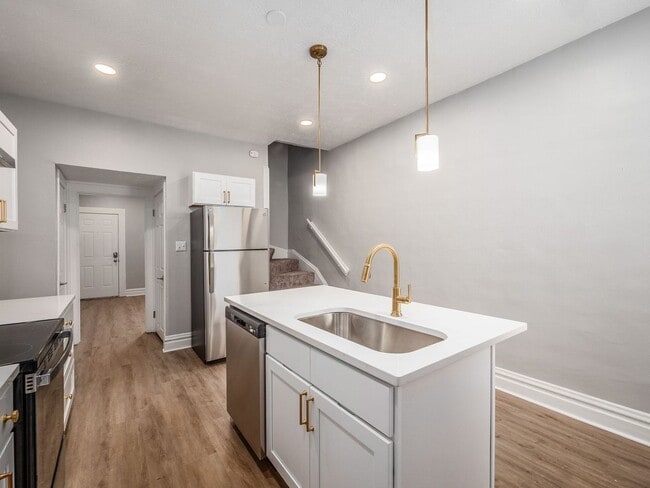 Foto del edificio - 1250 S Washington Ave