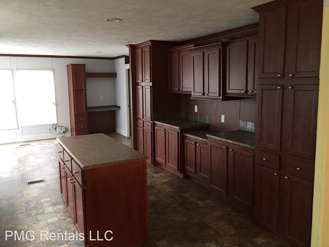 Building Photo - 1093 Lawrence Church Rd