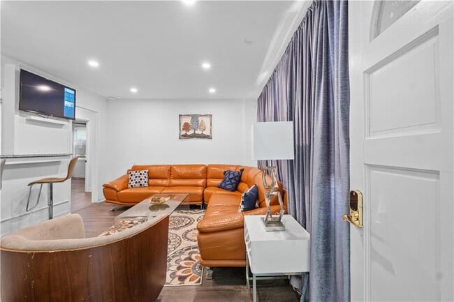 Building Photo - 1738 Duke Rd