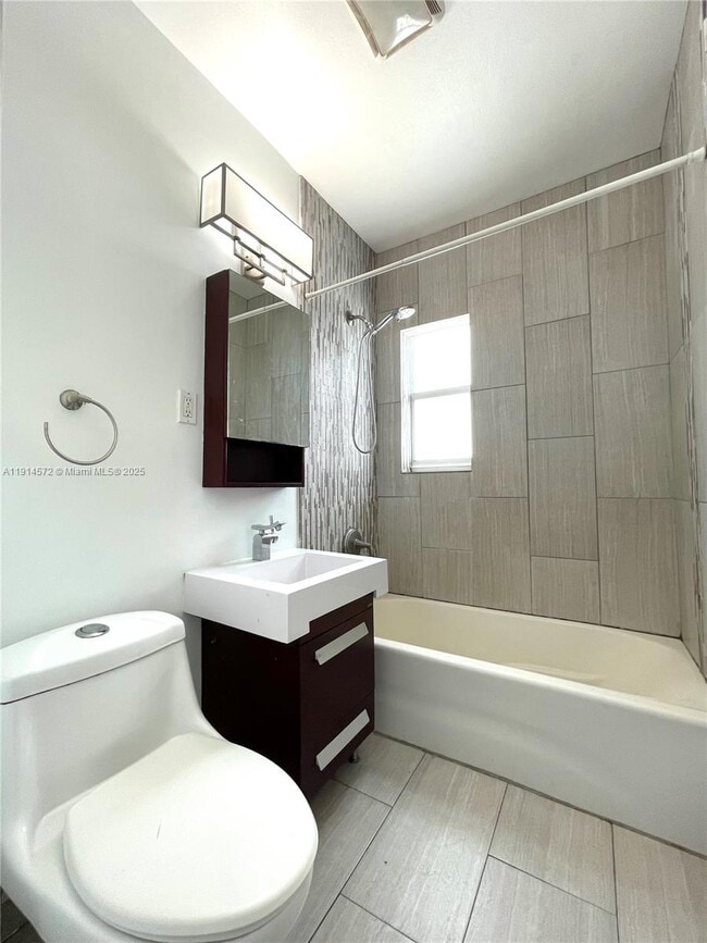 Building Photo - 620 76th St