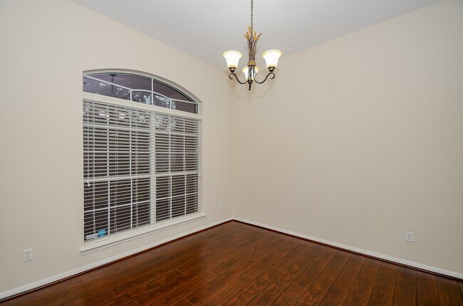 Building Photo - 5910 Llano Creek Dr