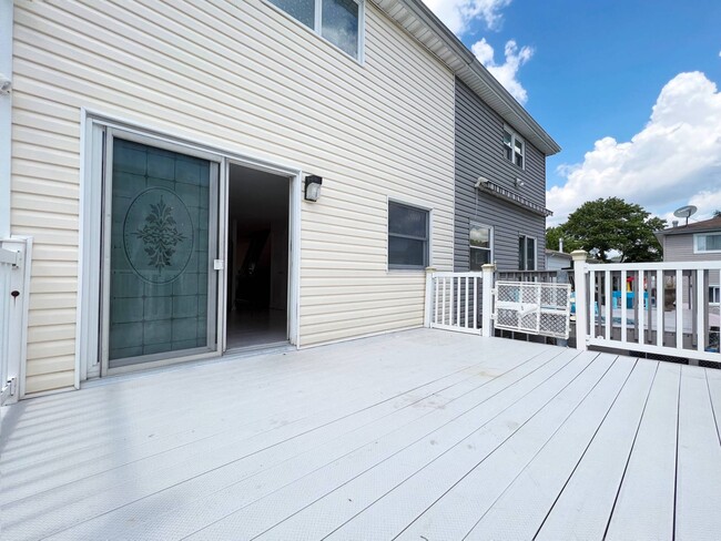 Building Photo - 255 Merry Mount St