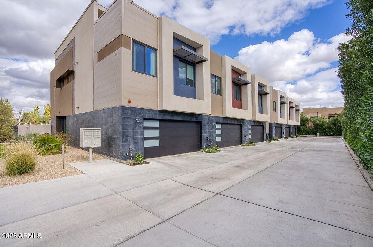 Foto principal - 3107 N 70th St