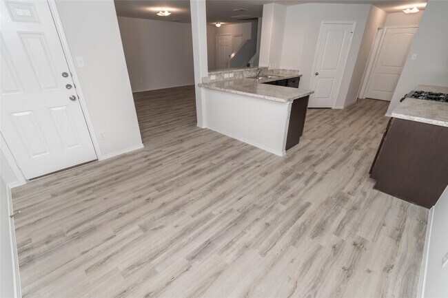 Building Photo - 9108 Yellow Rose Dr