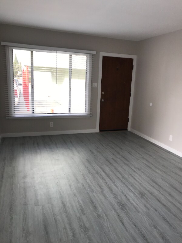 Foto principal - 1210 166th St