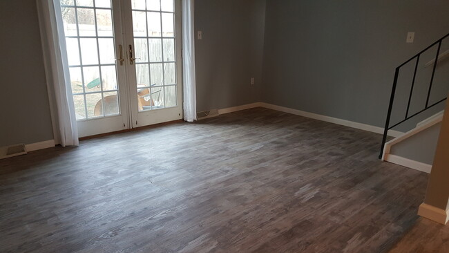 Foto del edificio - Spacious 3 Bedroom, 1 Bath Townhome in Hav...