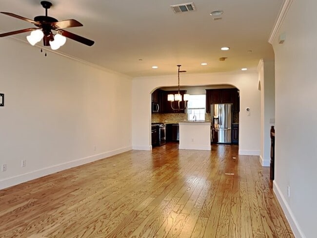 Foto del edificio - 1600 Abrams Rd