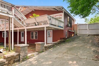 Building Photo - 27 Davis Ave