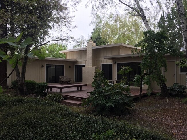 Building Photo - 3 B/R 2.5 BA-Beautiful Home in Nice Yuba City Neighborhood AVAILABLE NOW