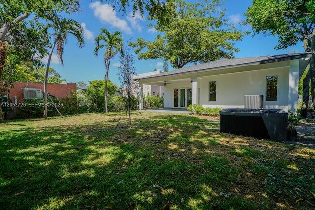 Foto del edificio - 112 NW 24th Ct