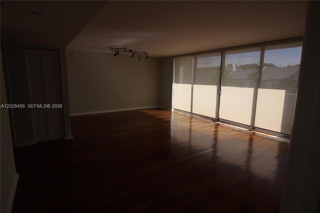 Foto del edificio - 441 Valencia Ave