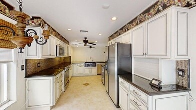 Building Photo - 23330 La Vida Way