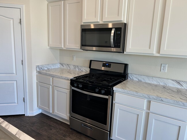 Building Photo - 517 Jarama Cir