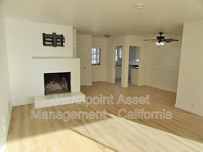 Foto del edificio - 6022 Grand Ave