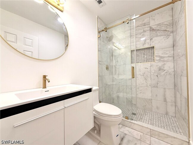 Foto del edificio - 773 105th Ave N