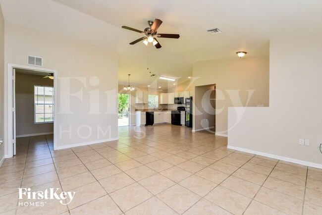 Building Photo - 3923 E Gator Cir