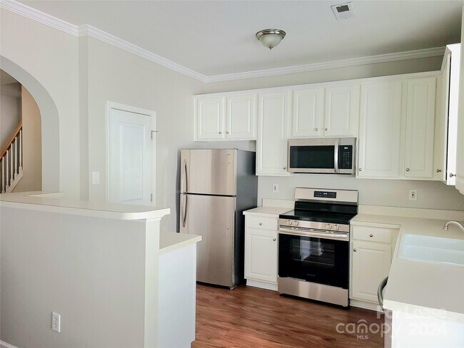 Building Photo - 8415 Chaceview Ct