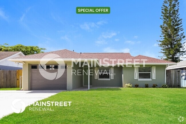 Building Photo - 956 Sunshine Way SW